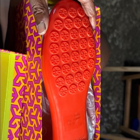 Tory Burch Bold Red Loafers 9m NWT - Picture 4 of 4